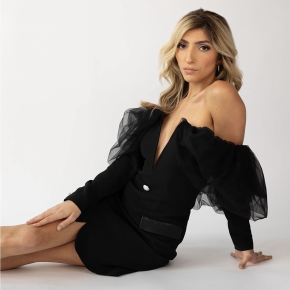 Off the shoulder blazer dress by Forte The Brand - Picture 2 of 3